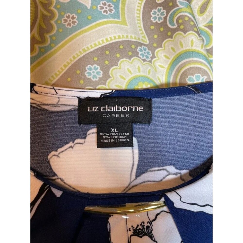 Liz Claiborne Blue & White Floral Top - Picture 2 of 4